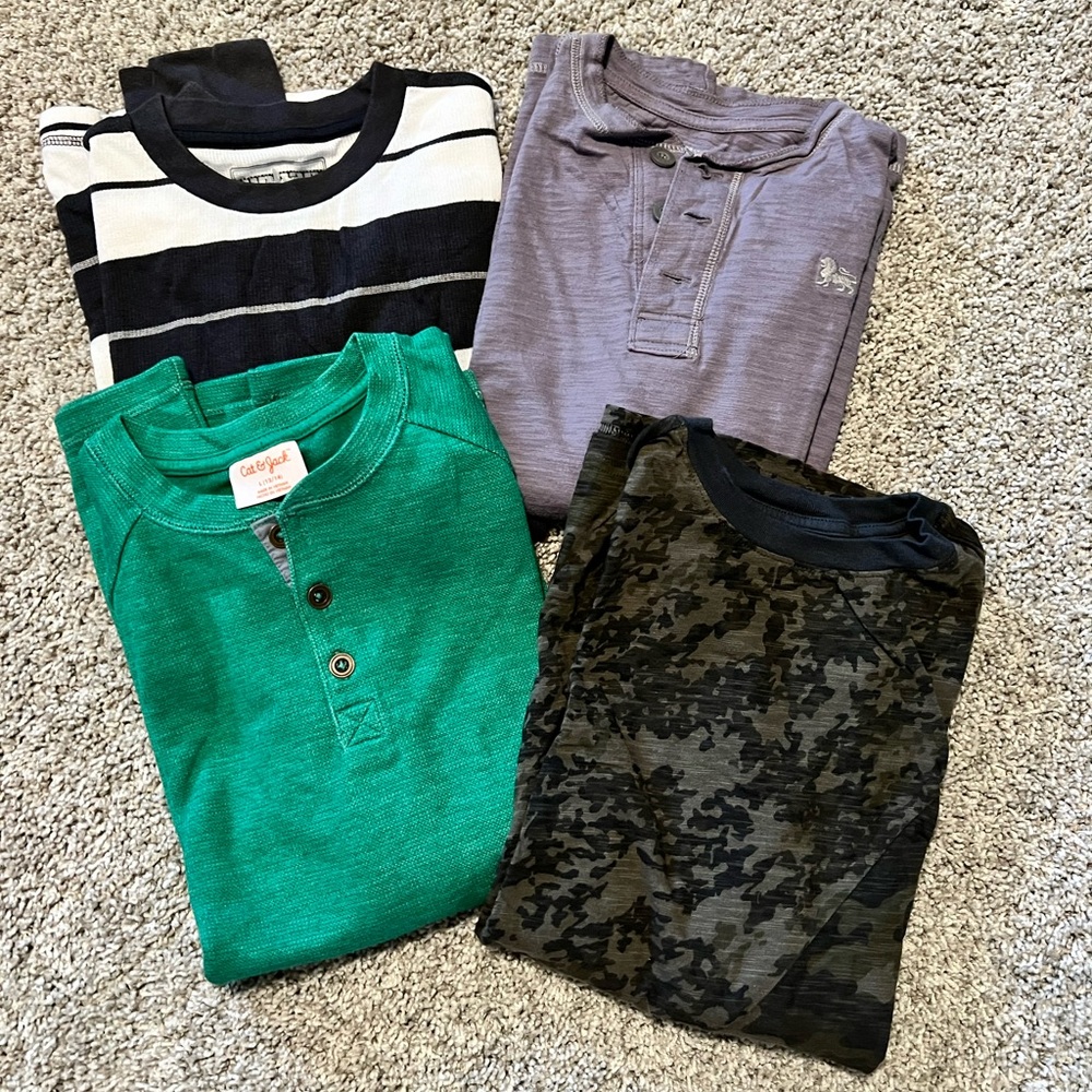 Bundle of 4 large long sleeve shirts.